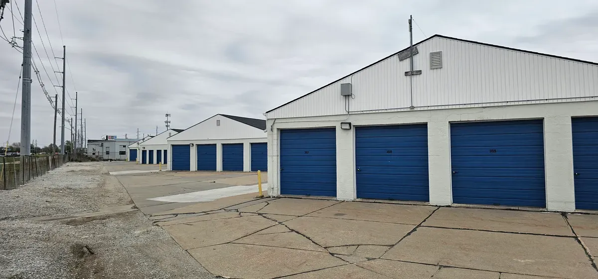 Storage units with roll up doors