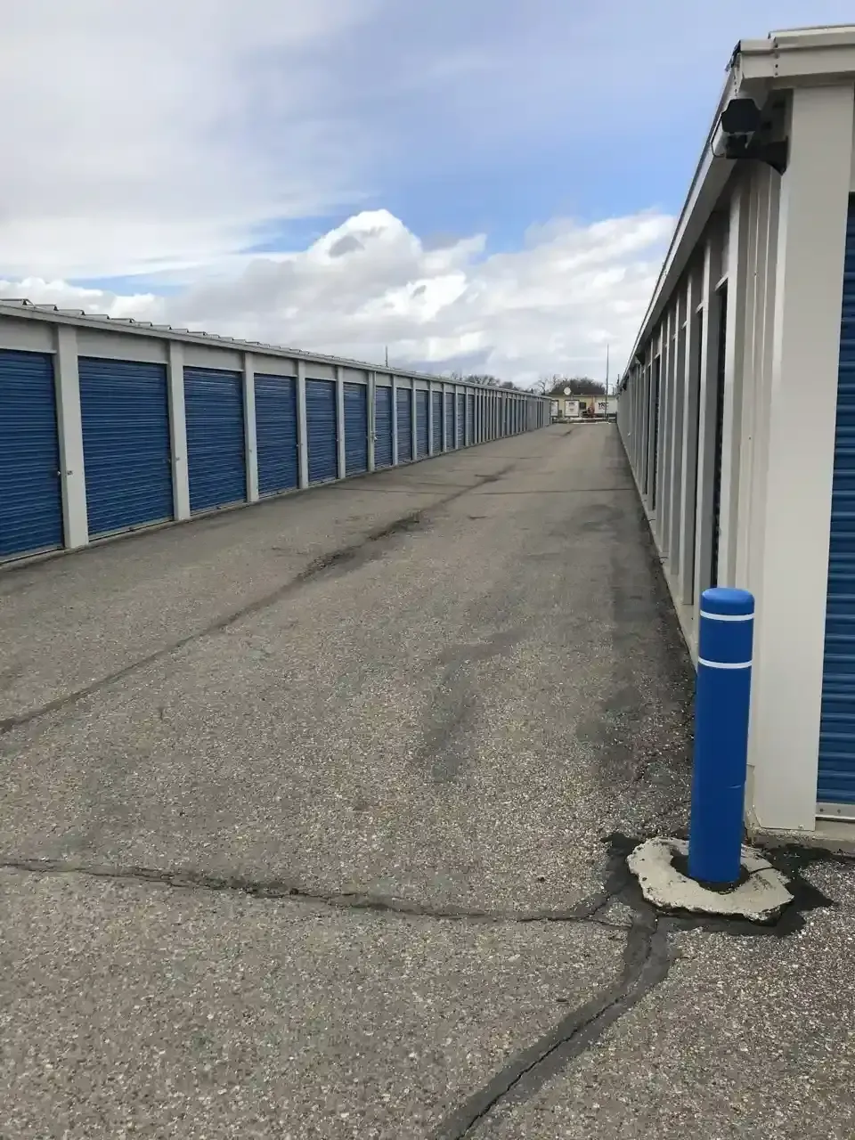 Drive up units at Five Star Storage
