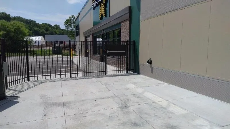 Gate