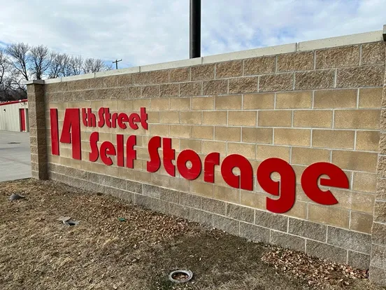 14th St sign